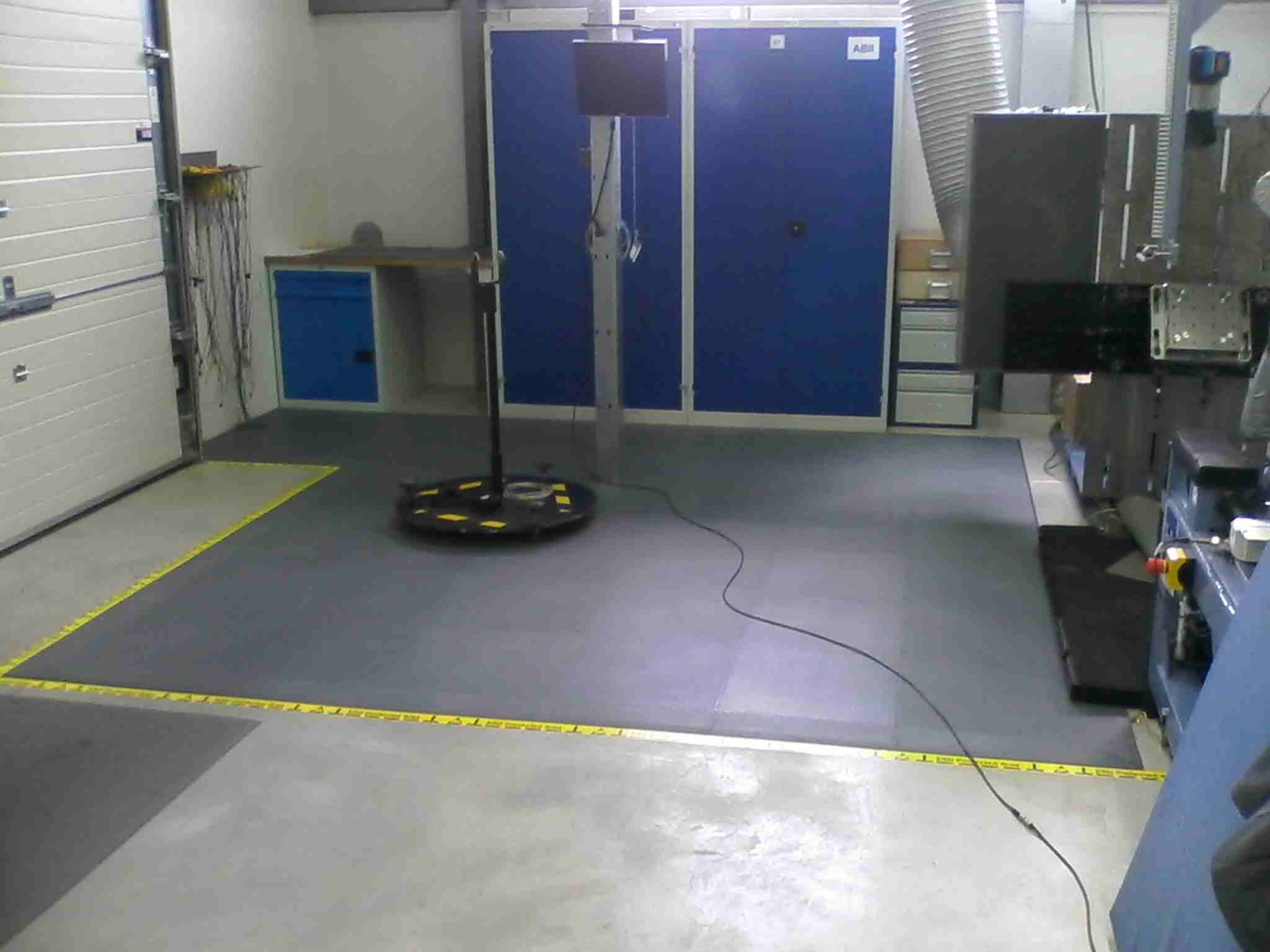  Rohová kostička pro puzzle podlahu - žlutá